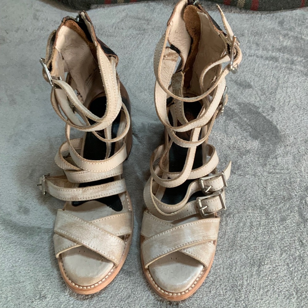 Freebird by Steven W10 Phoenix Distressed Leather Gladiator Block Heel Sandal - Picture 8 of 10